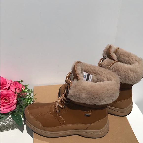 UGG Zaylee Boots - Picture 9 of 10